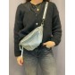 Sac porté travers forme banane metallisé double zip