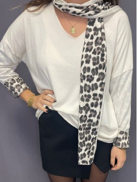 Top manches longues leopard et écharpe assortie