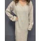 Robe en maille col v et manches larges avec bouton doré