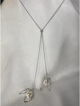 Collier long Acier-  Sautoir cravate fleur avec perle effet nacré 