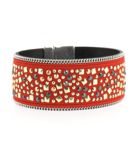 Bracelet - Avec clous et strass.