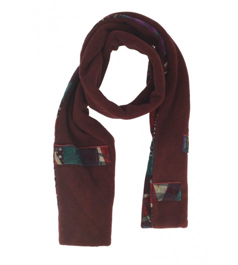 Scarf - Fleece and velvet look with stylish printing.