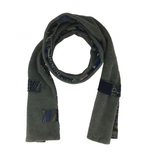 Echarpe - Polaire et style velours avec impression design.