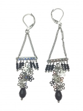 Earrings - Beads and flowers cluster.