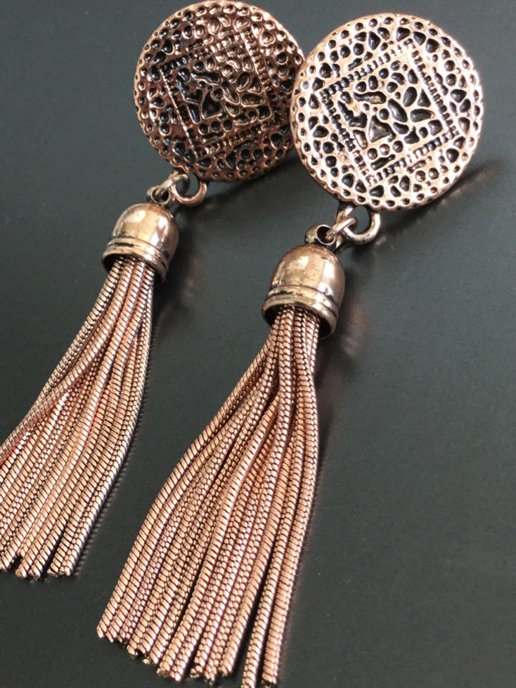 Boucles d'oreilles - Rosace avec franges chaînes métalliques.