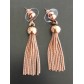 Boucles d'oreilles - Chaînes métalliques et pompom.