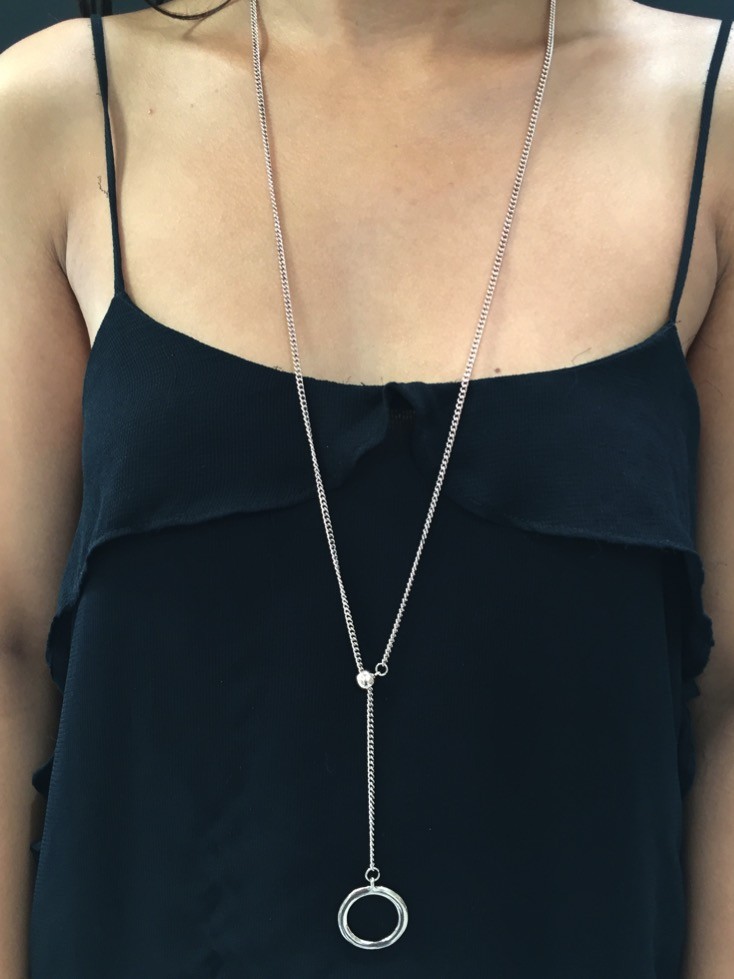 Collier Long - Chaine coulissante avec anneau.