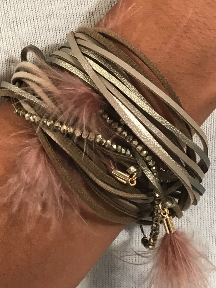 Bracelet - Multirangs cordons et plumes
