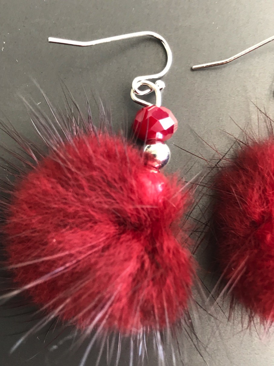 Boucles d'oreilles - Pompon fourrure et perles