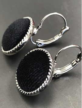 Earrings - Velvet button.