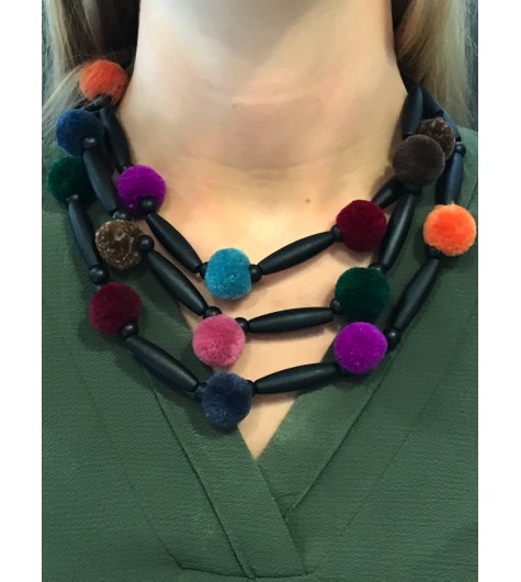 Collier - Multirangs avec boules pompons et perles longues