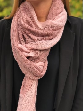 Scarf - two-tone scarf in fine knit.