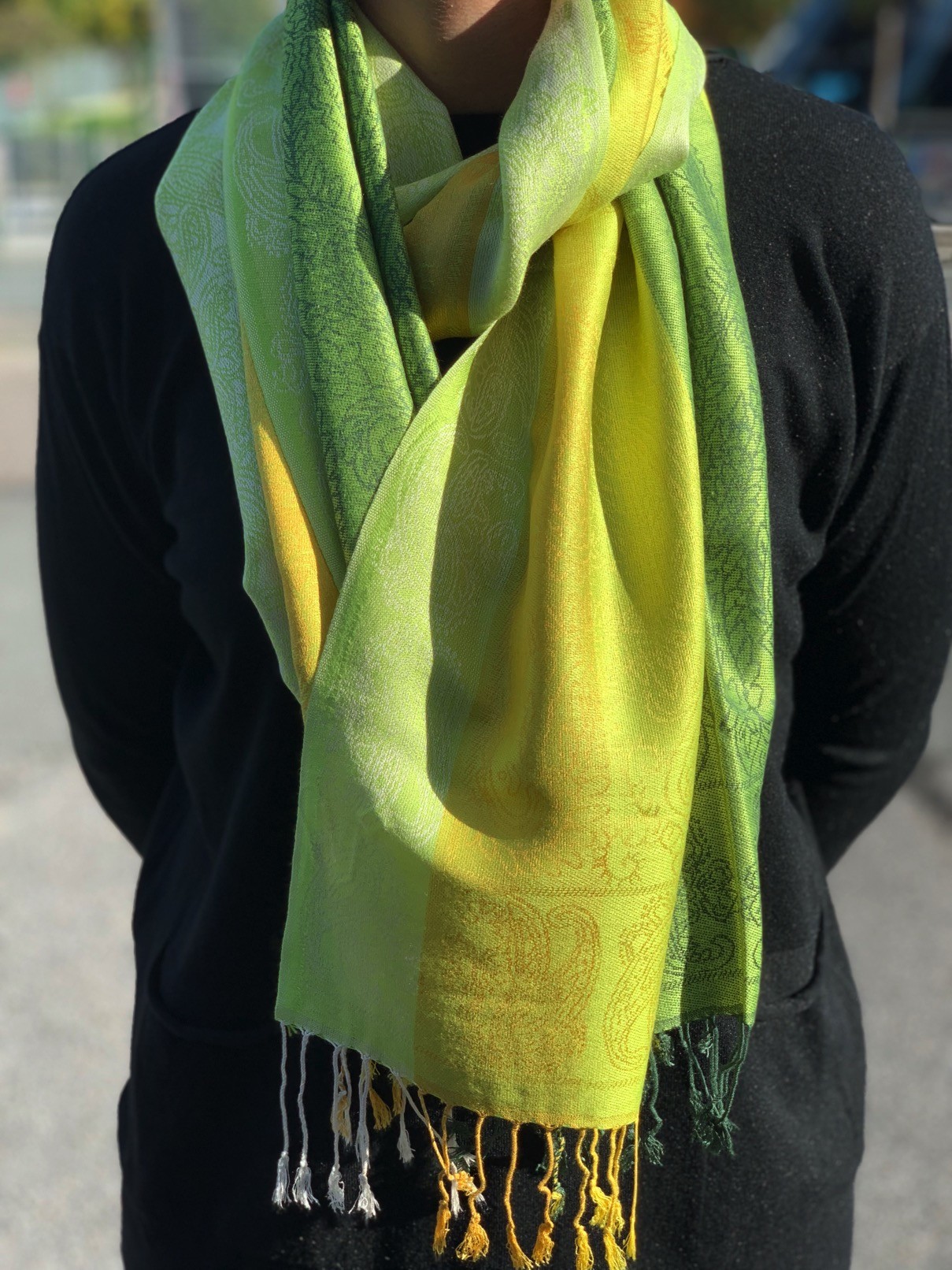 Étole - Motif arabesque et franges.