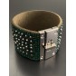 Bracelet - Tout strass avec fermoir rotatif.