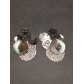 Boucles d'oreilles - Disques métaliques variés avec coquillage et pampille ange.