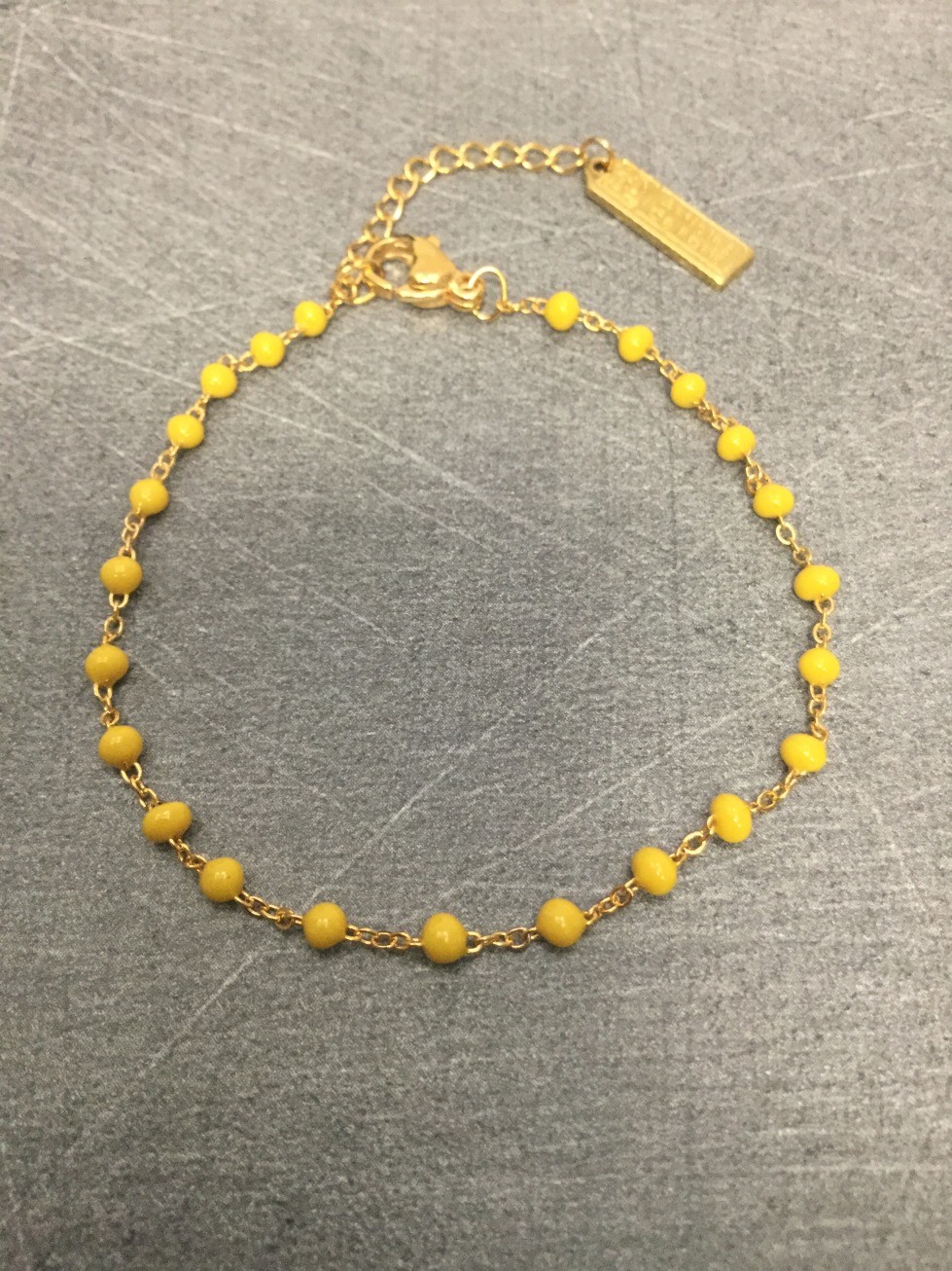 Bracelet Acier - Petites perles sur chaîne fine.
