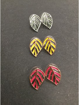 Boucles d'oreilles - Feuille ajourée peinte.