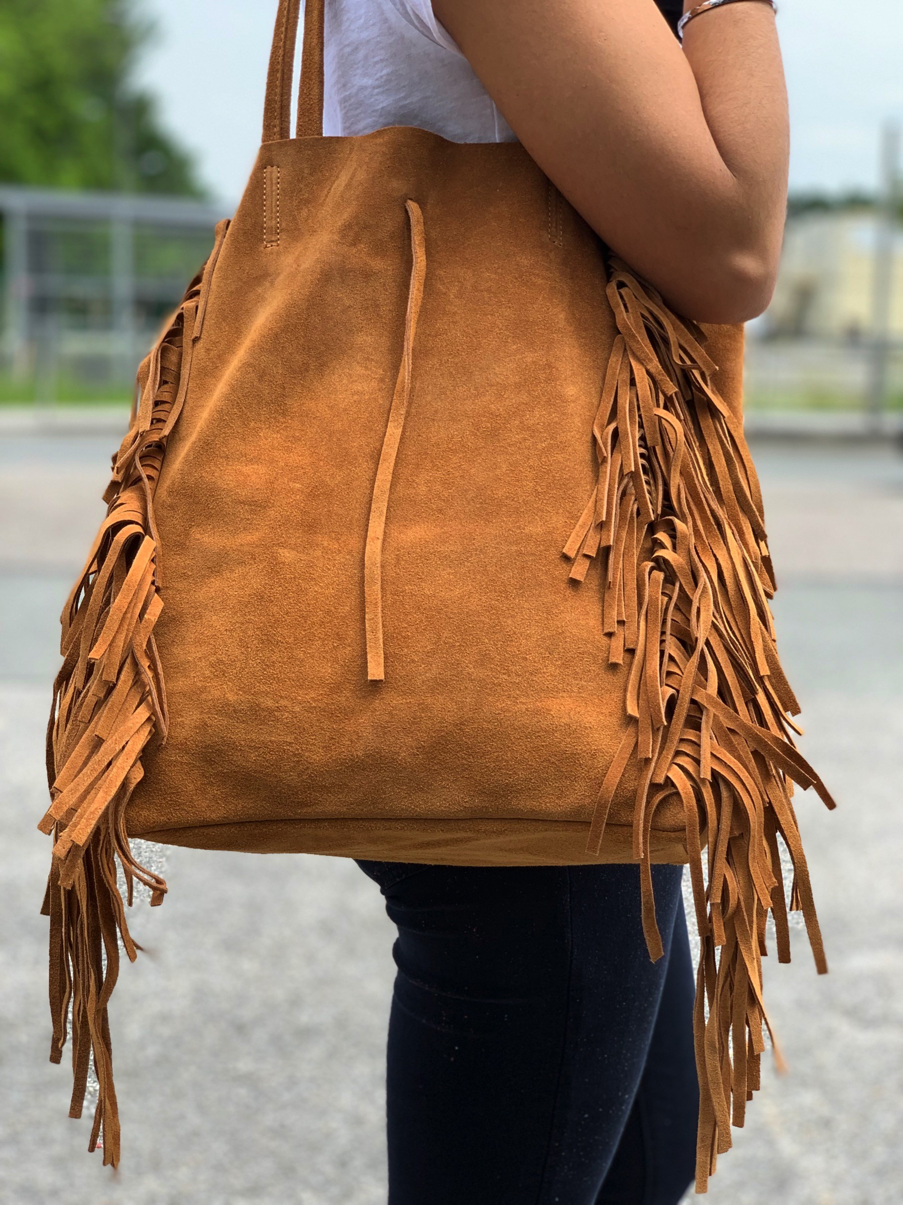 Sac cuir porté épaule - Daim souple avec franges.