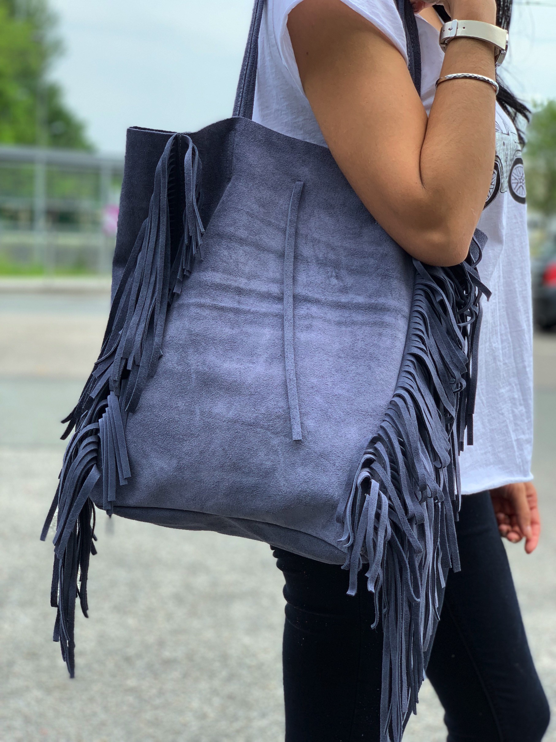 Sac cuir porté épaule - Daim souple avec franges.