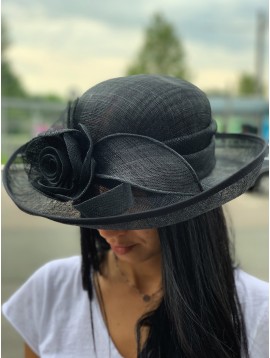 Chapeau sisal relevé grosse fleur