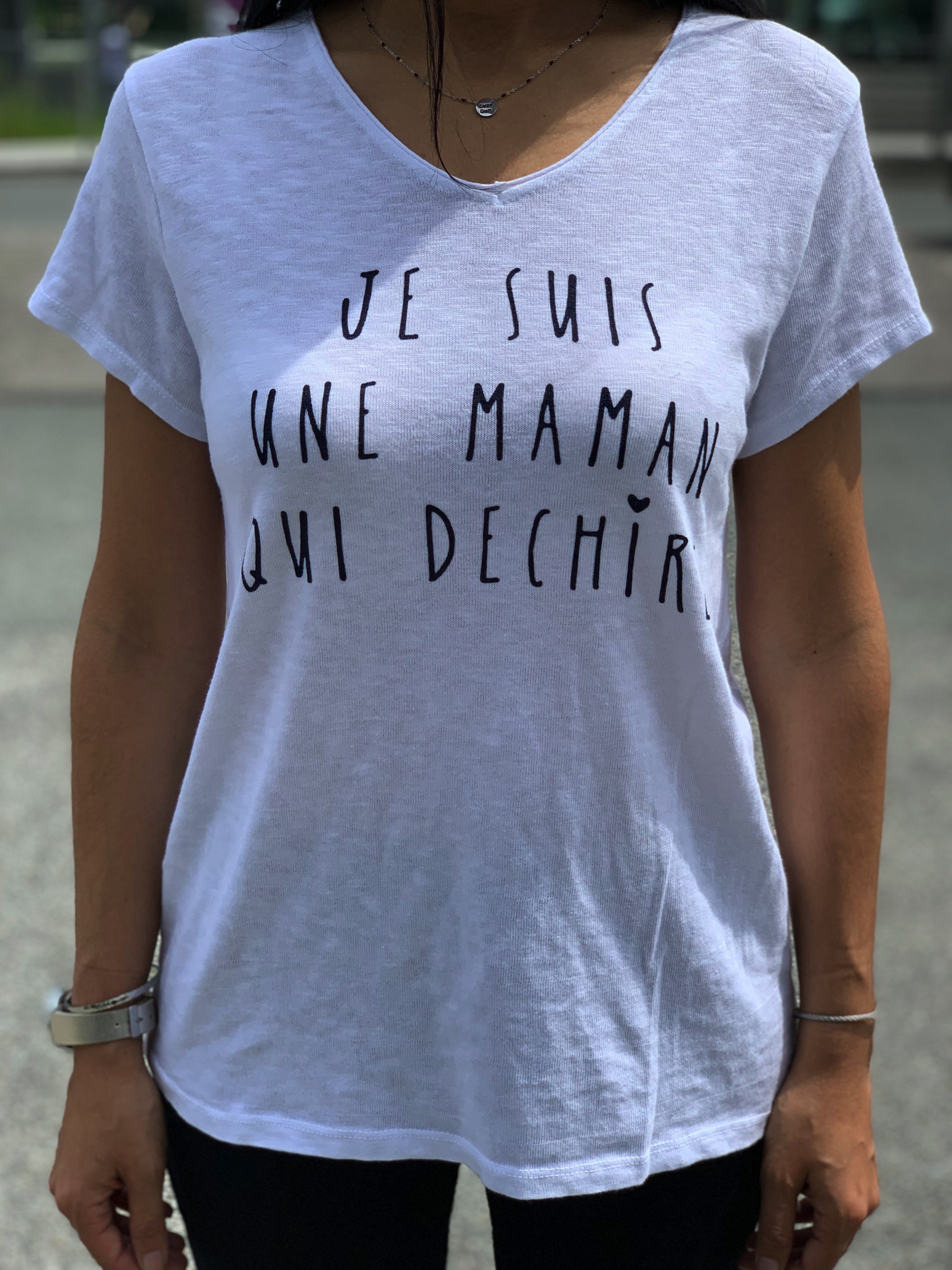 Tshirt JE SUIS UNE MAMAN QUI DECHIRE