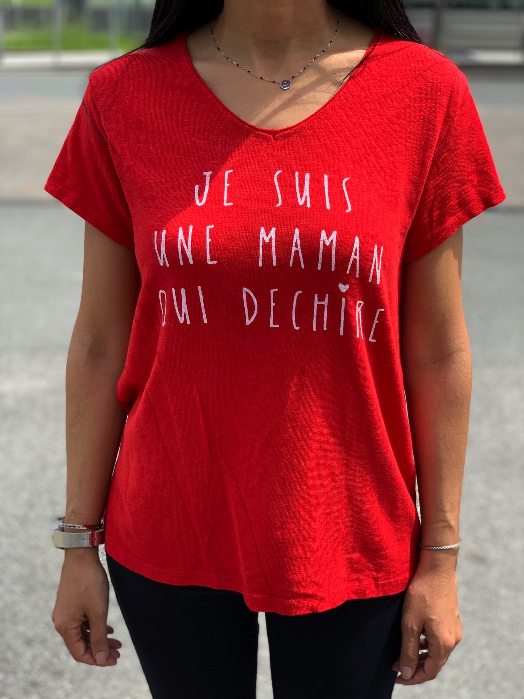 Tshirt JE SUIS UNE MAMAN QUI DECHIRE