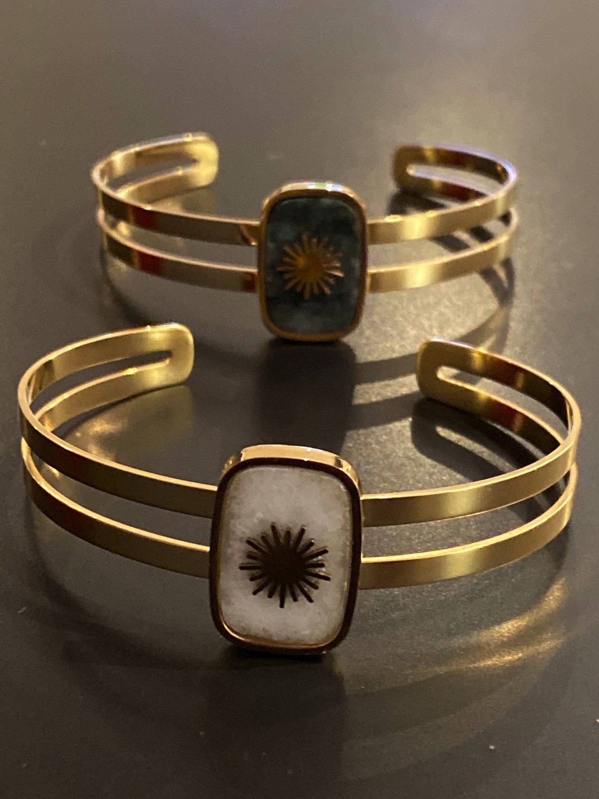 Bracelet Acier - Jonc médaillon rectangulaire en pierre avec étoile