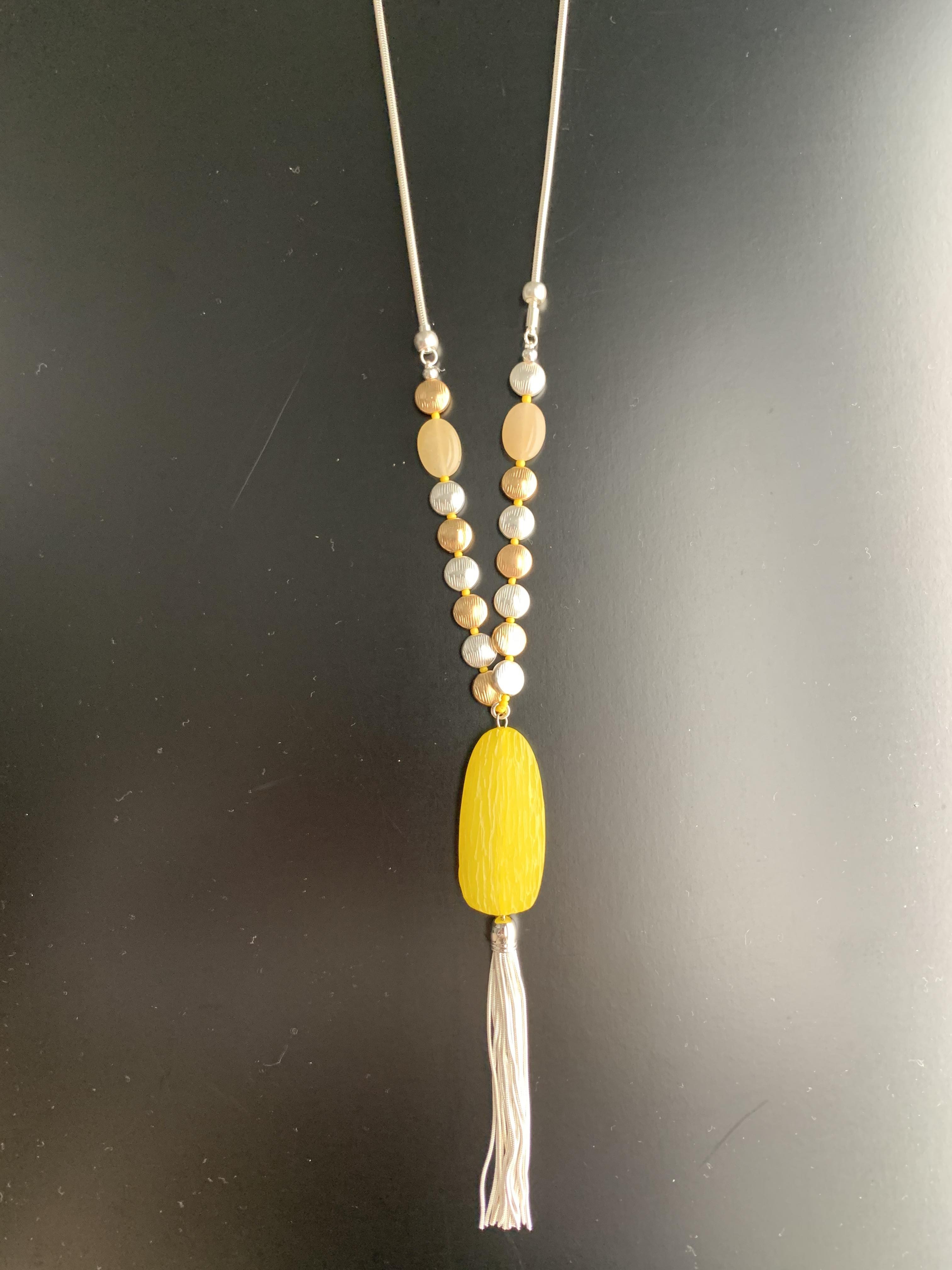 Collier Long - Grosse pierre résine avec pompon métal