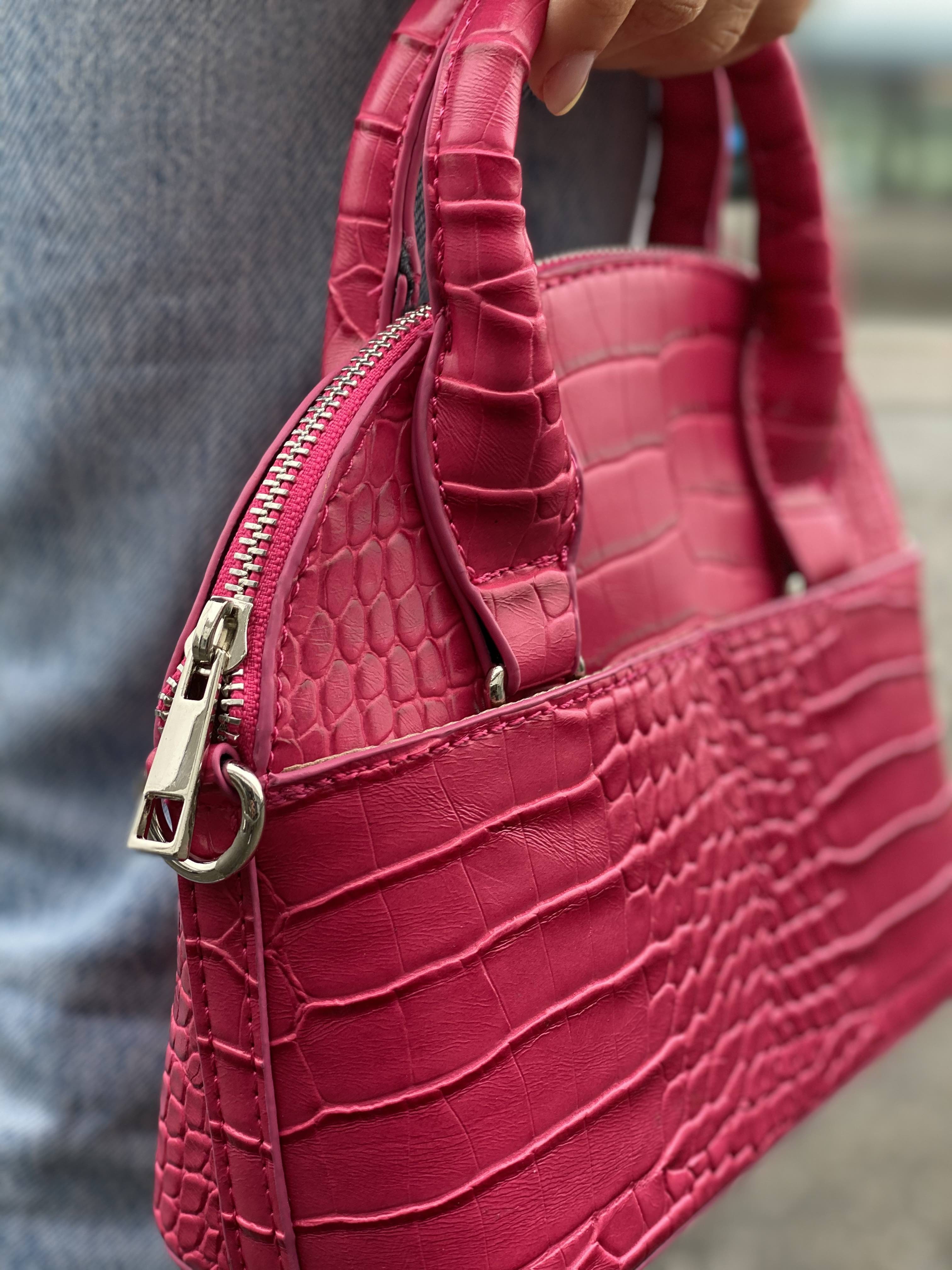 Sac porté main forme trapèze avec foulard à la anse