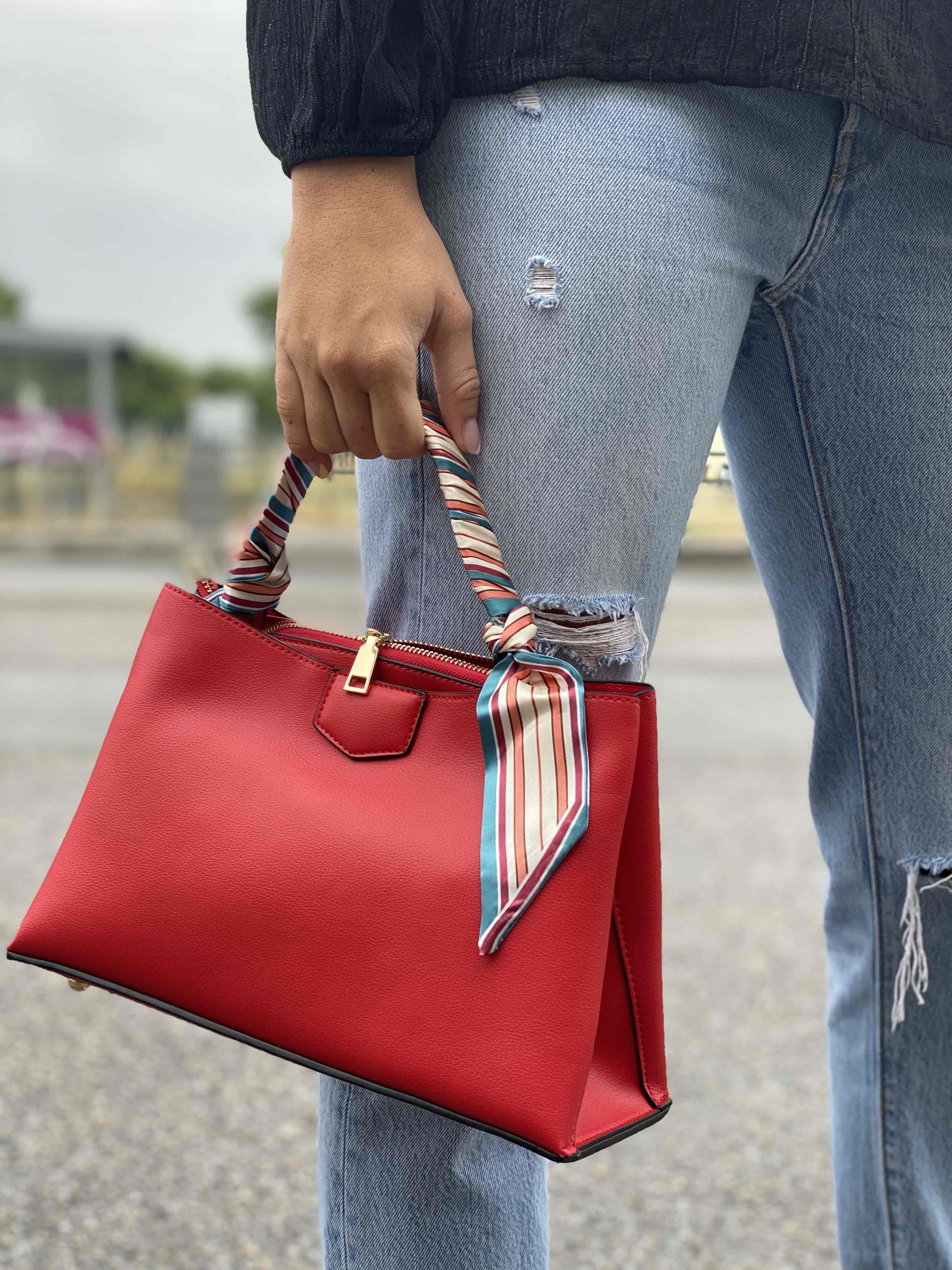 Sac porté main forme trapèze avec foulard à la anse