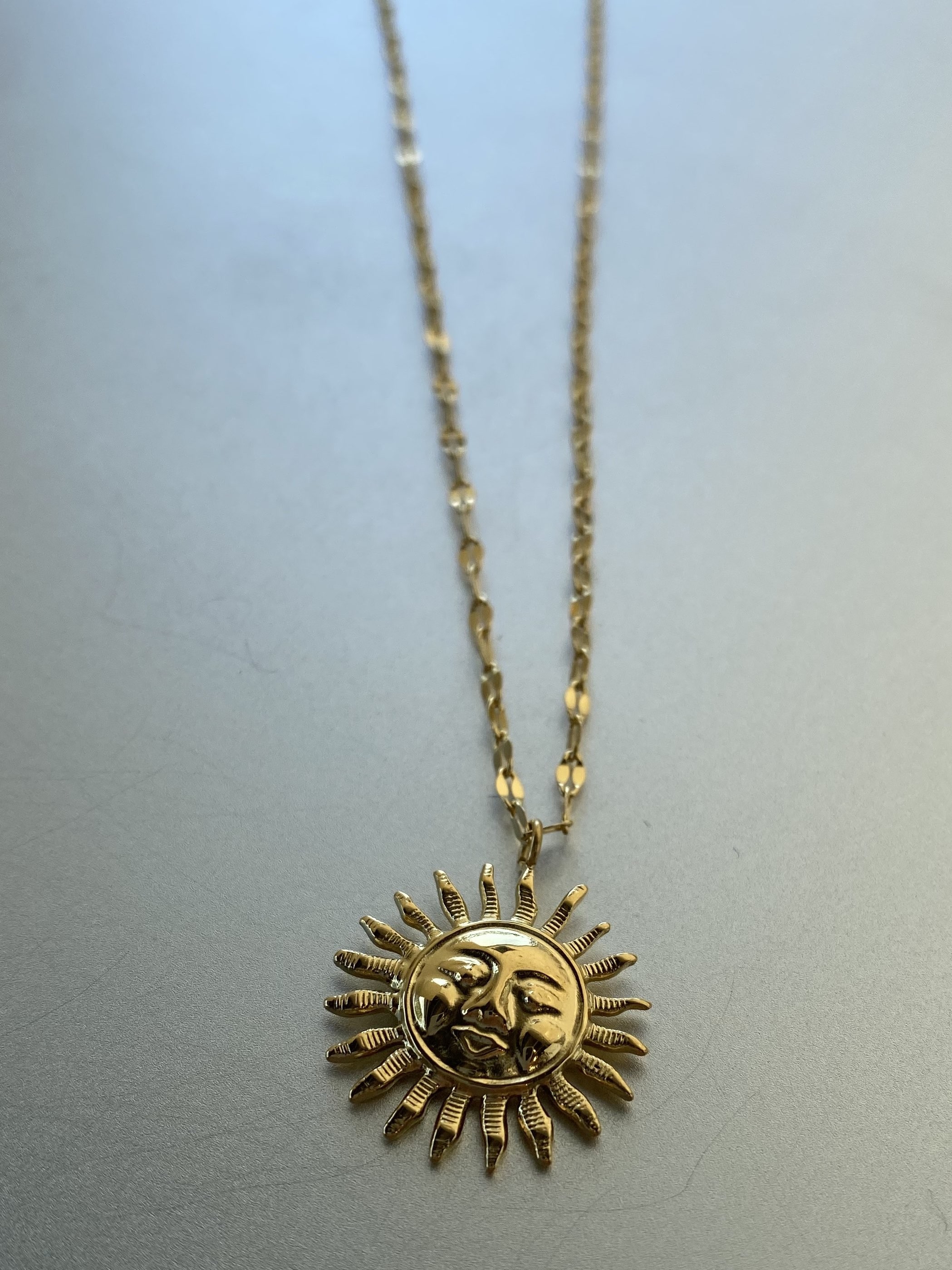 Collier Acier - Pendentif soleil métal sur chaîne fine