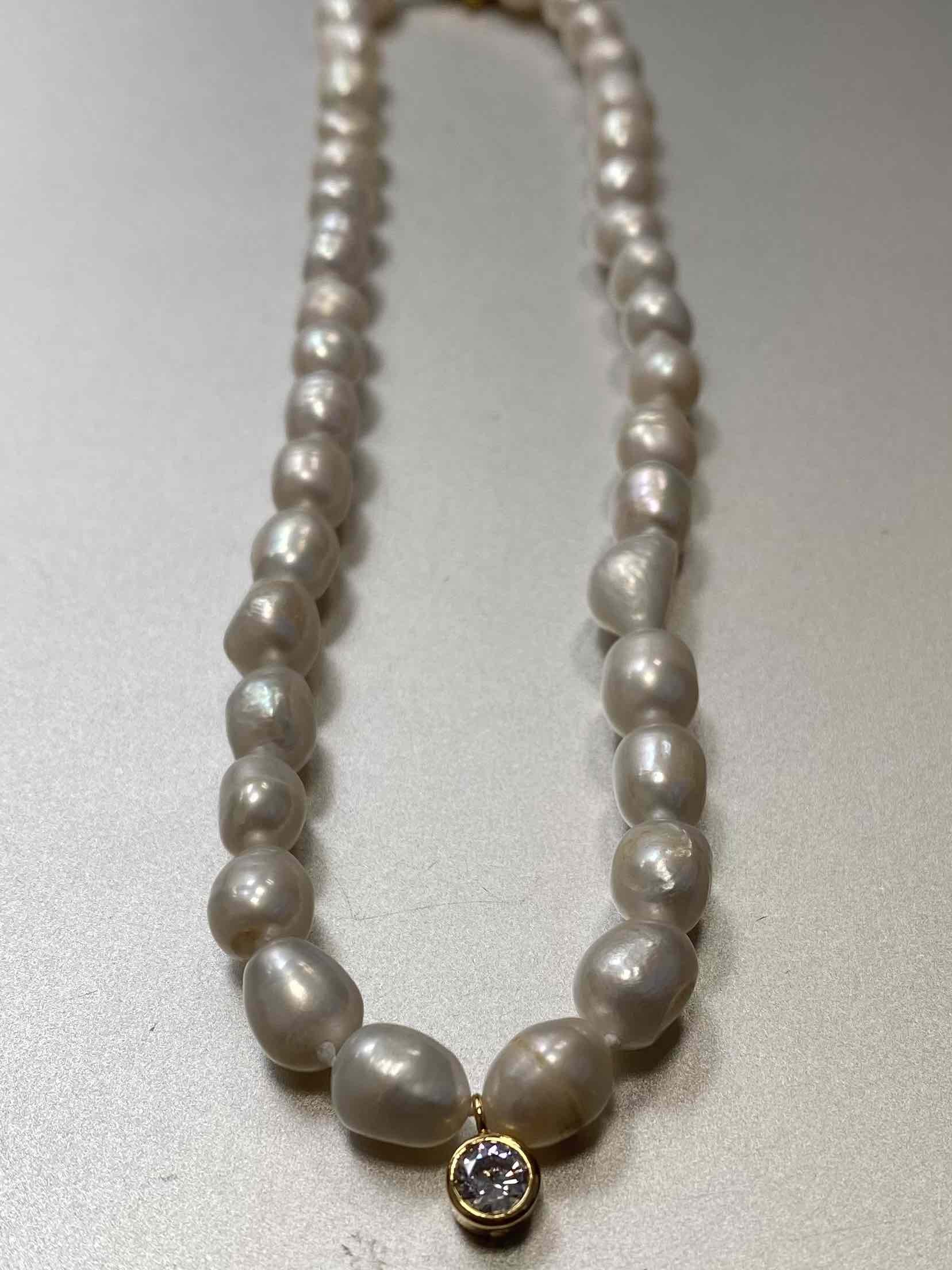 Collier Acier - Rang grosses perles naturelles avec pendantif strass 
