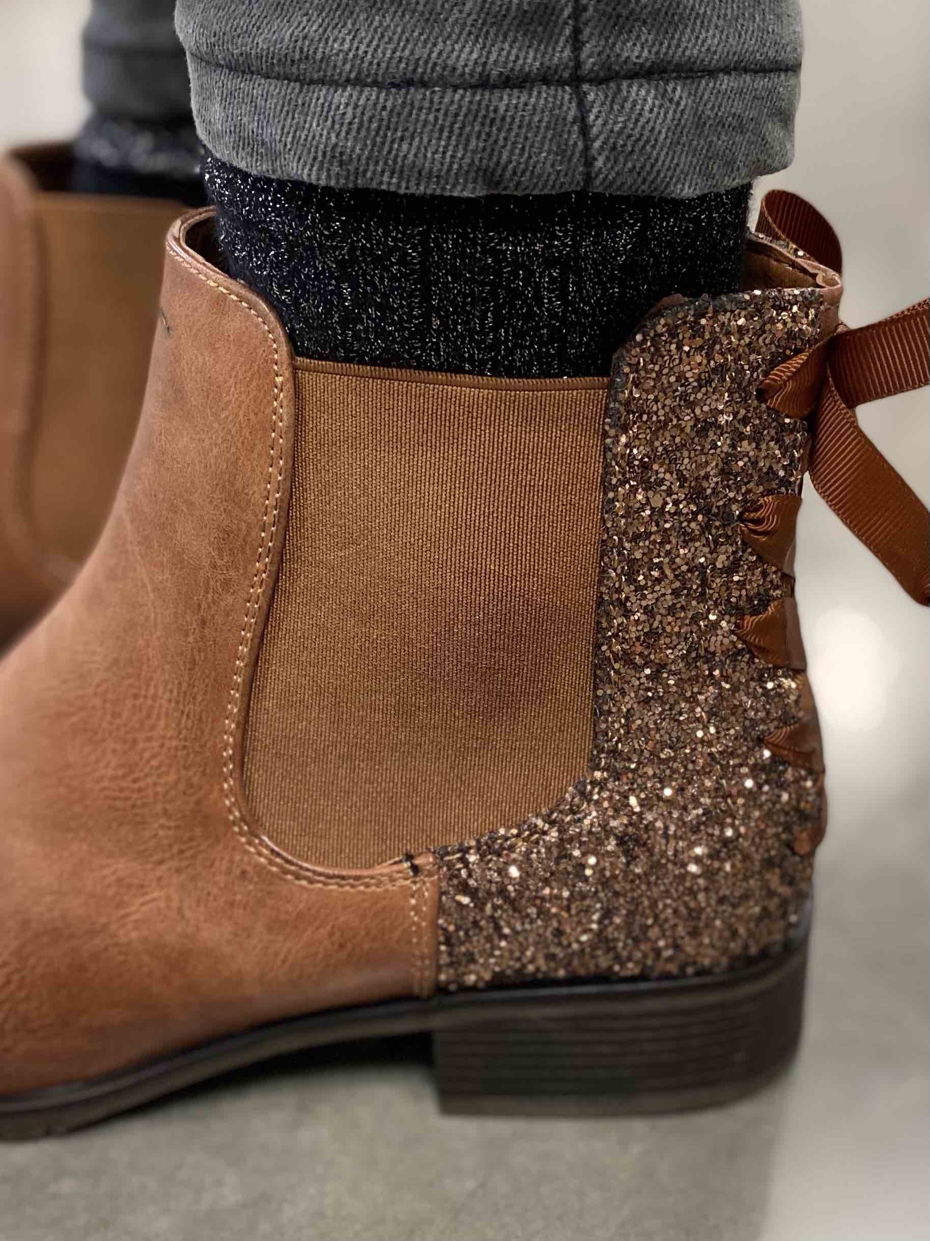 Bottines avec petit talon et paillettes et noeud