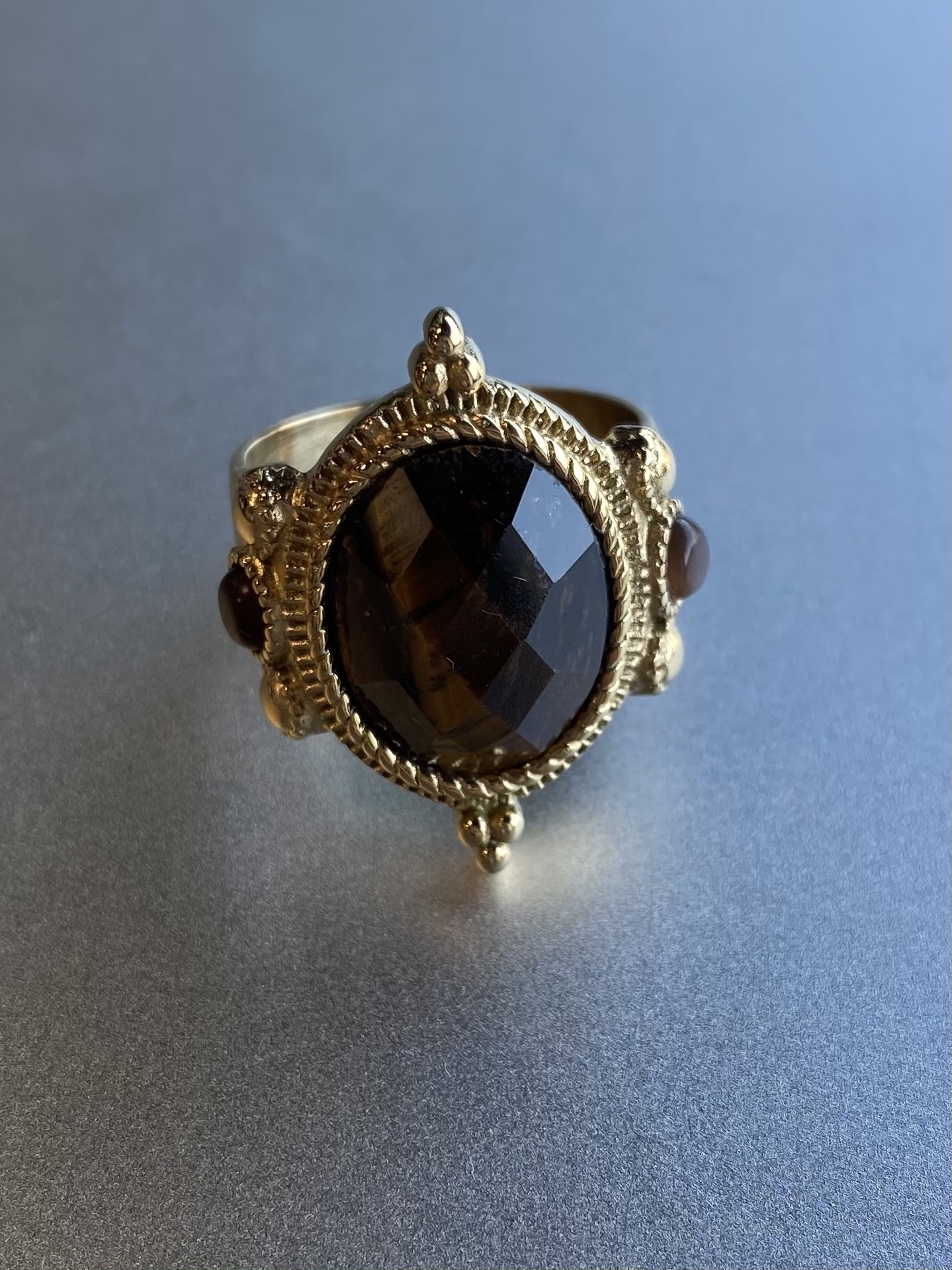 Bague Acier - Chevalière avec ornements et pierres incrustées 