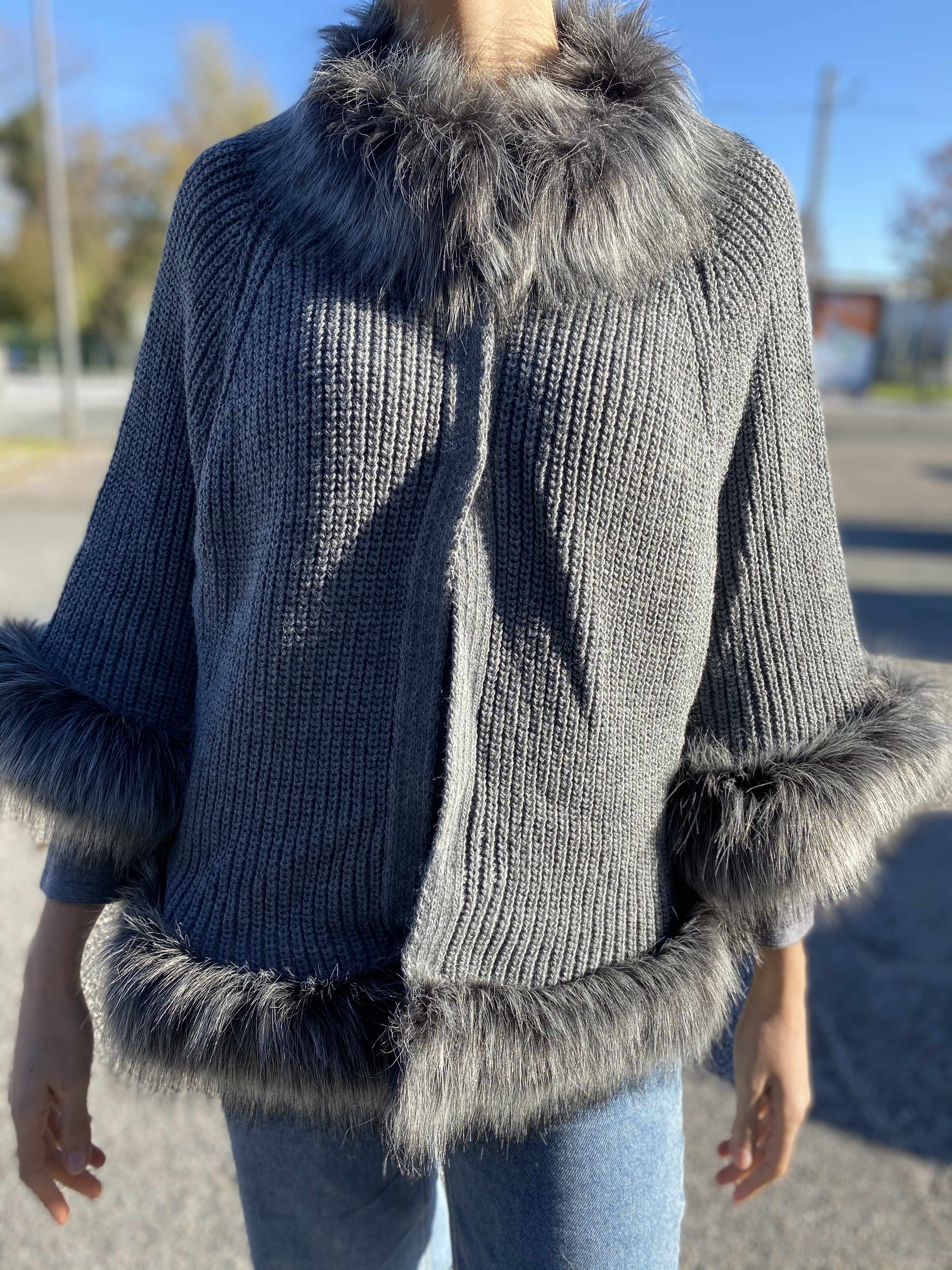 Veste Tricot avec fausse fourrure et laine 