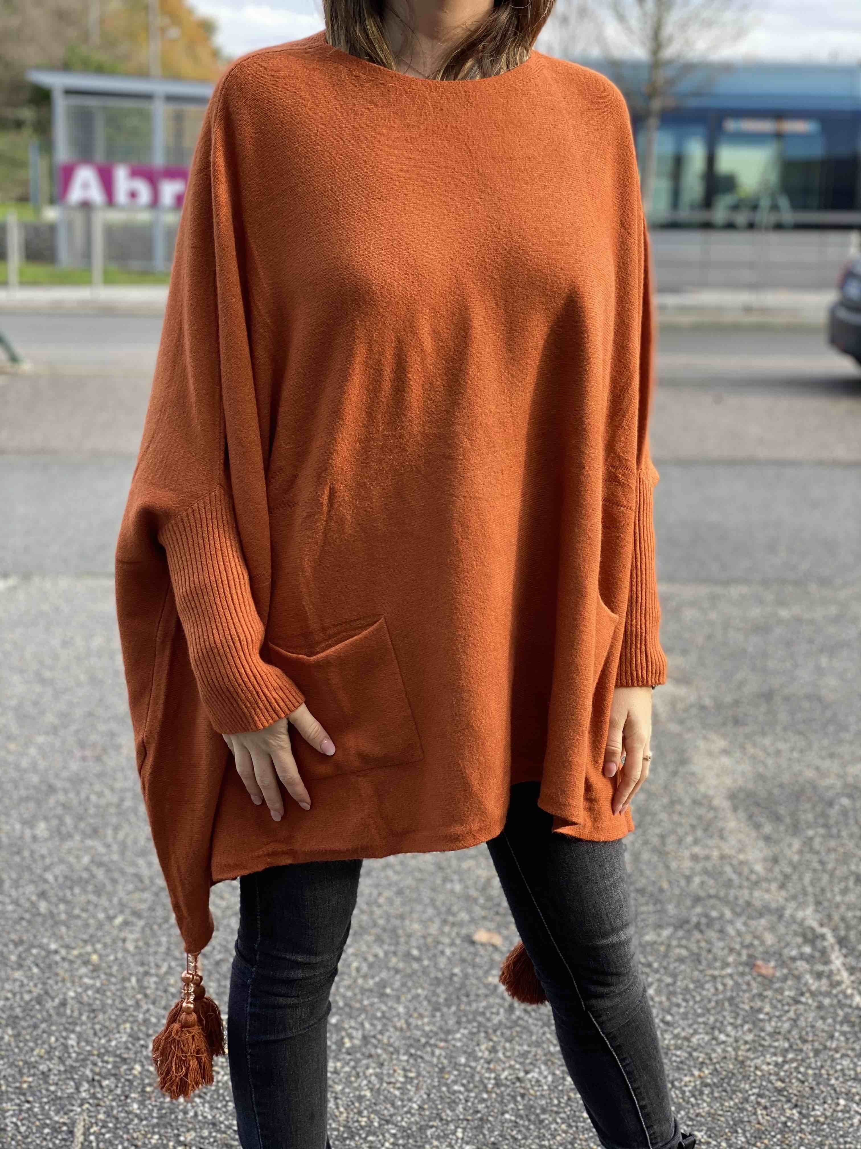 Poncho col roulé à manches avec pompons perles 