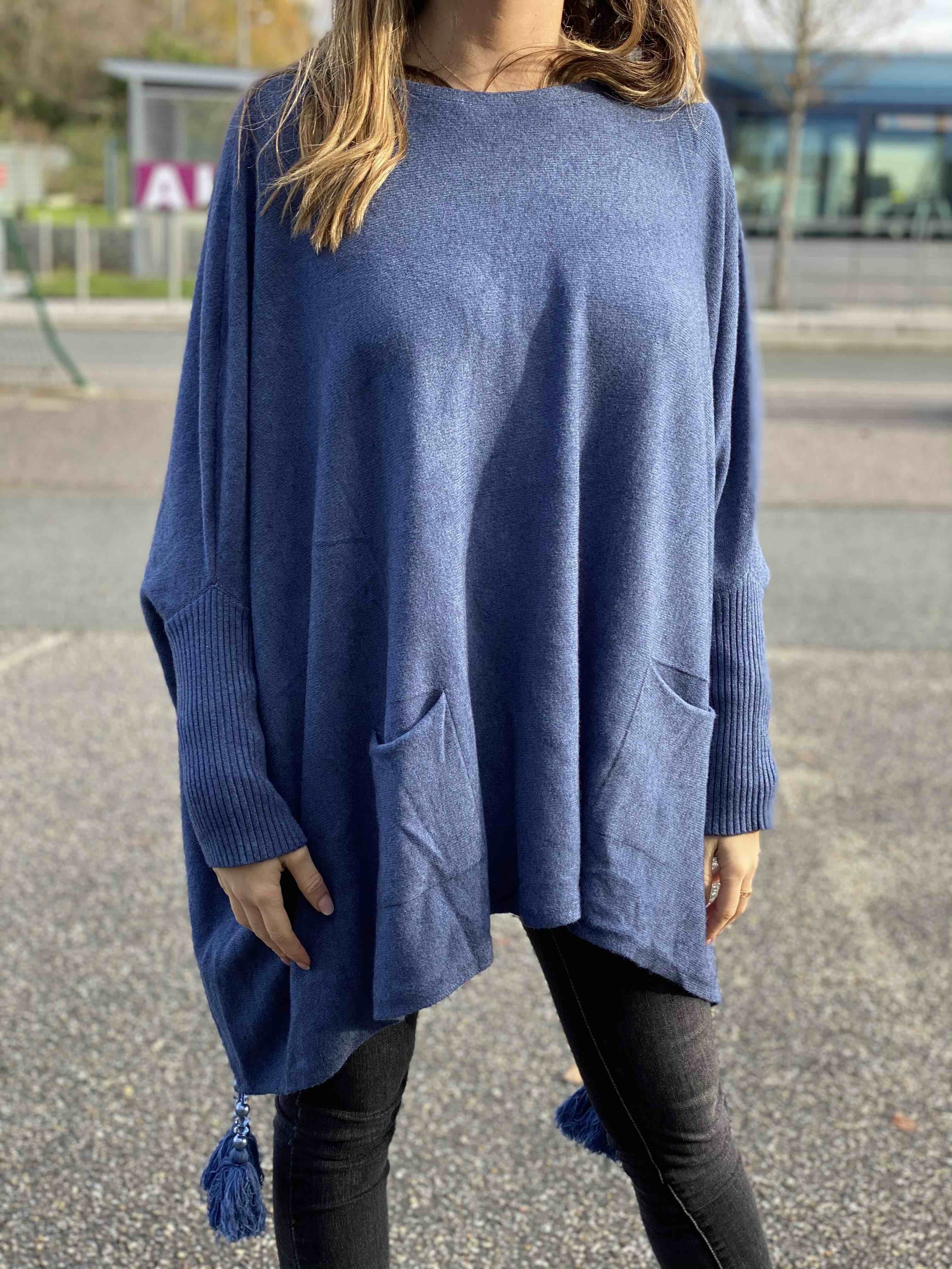 Poncho col roulé à manches avec pompons perles 