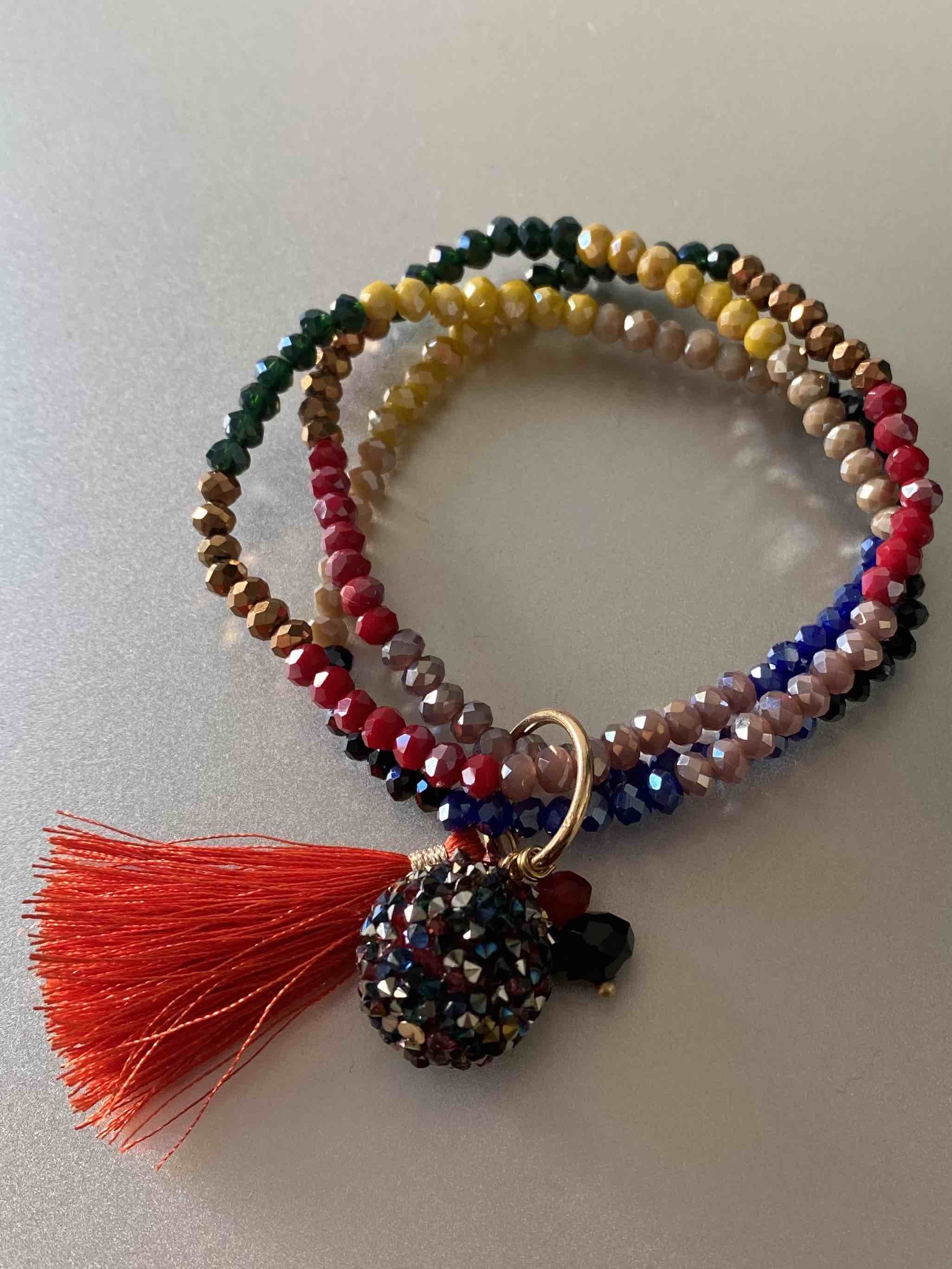 Bracelet - Trois rangs perles scintillante, pompon et boule brillante 