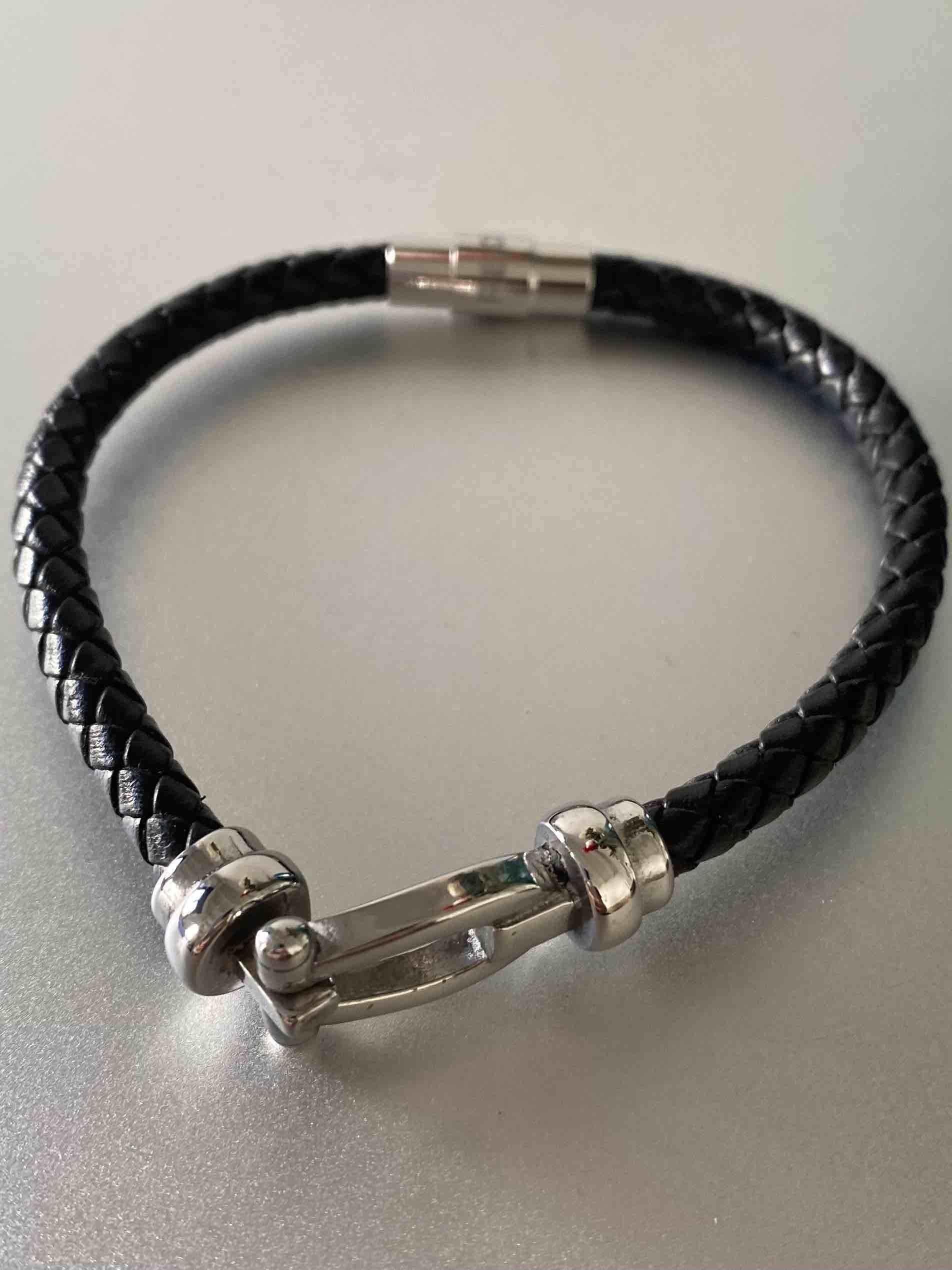 Bracelet Acier - Lien cuir tréssé avec fer à cheval en acier 