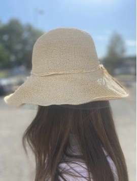 Chapeau style clochet avec lien