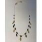 Collier Acier- Petites feuilles gravées pendantes et perles sur chaine