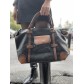 Sac grand porté main avec pochette  sur le devant 
