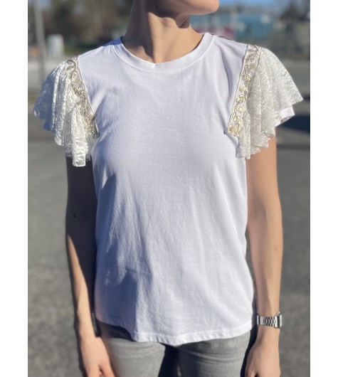 Tee shirt dentelle sur les manches