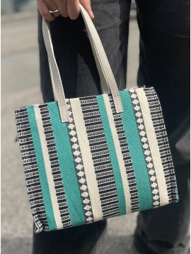 Sac grainage cuir bi matière porté travers motifs aztèques 