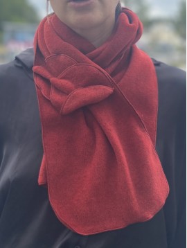Echarpe effet polaire avec détail fleur 