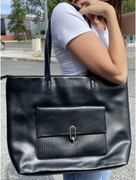 Sac porté épaule avec pochette rabat sur le devant et boucle dorée