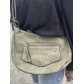 Sac porté travers effet grainé souple avec petit rabat et zip
