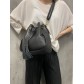 Sac cuir porté travers grainé forme bourse