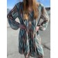 Robe col V crêpe plissé imprimé lozanges manches longues transparentes