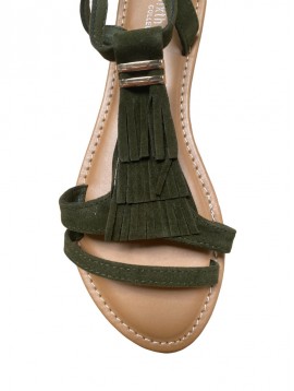 Sandales façon daim et franges 